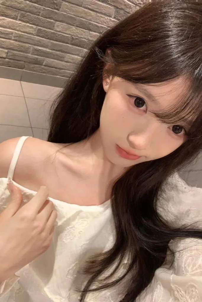 Ảnh gái cute có khuôn mặt khả ái