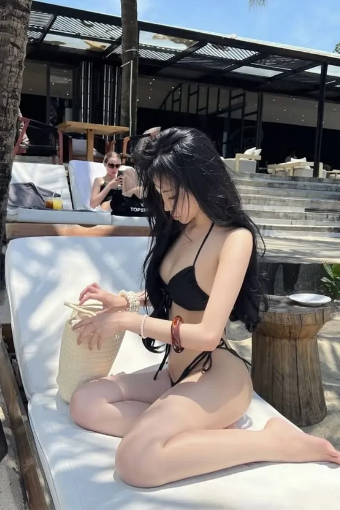 Ảnh gái mặc bikini có thân hình cực chuẩn người mẫu