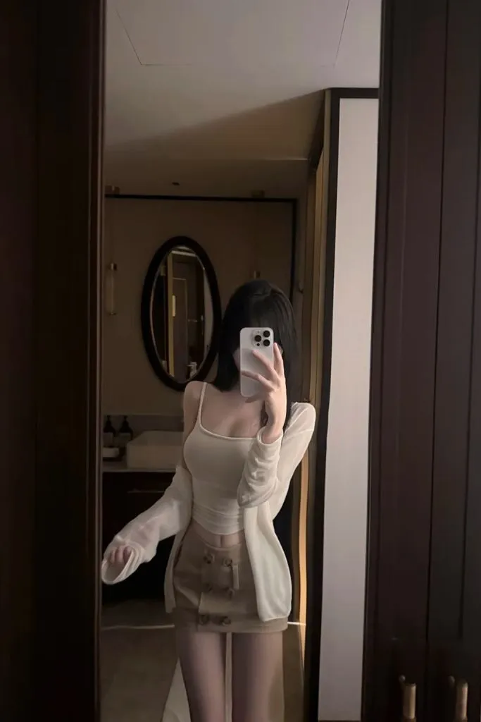 Ảnh gái sexy diện đồ đi dự tiệc