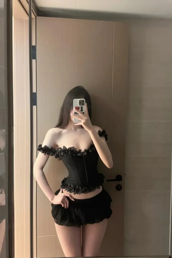 Ảnh gái sexy khoe ngực cực kích thích