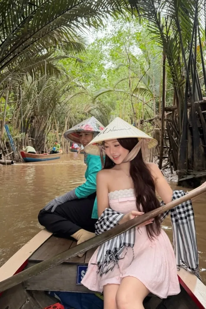 Ảnh gái xinh duyên dáng nơi miền Tây sông nước