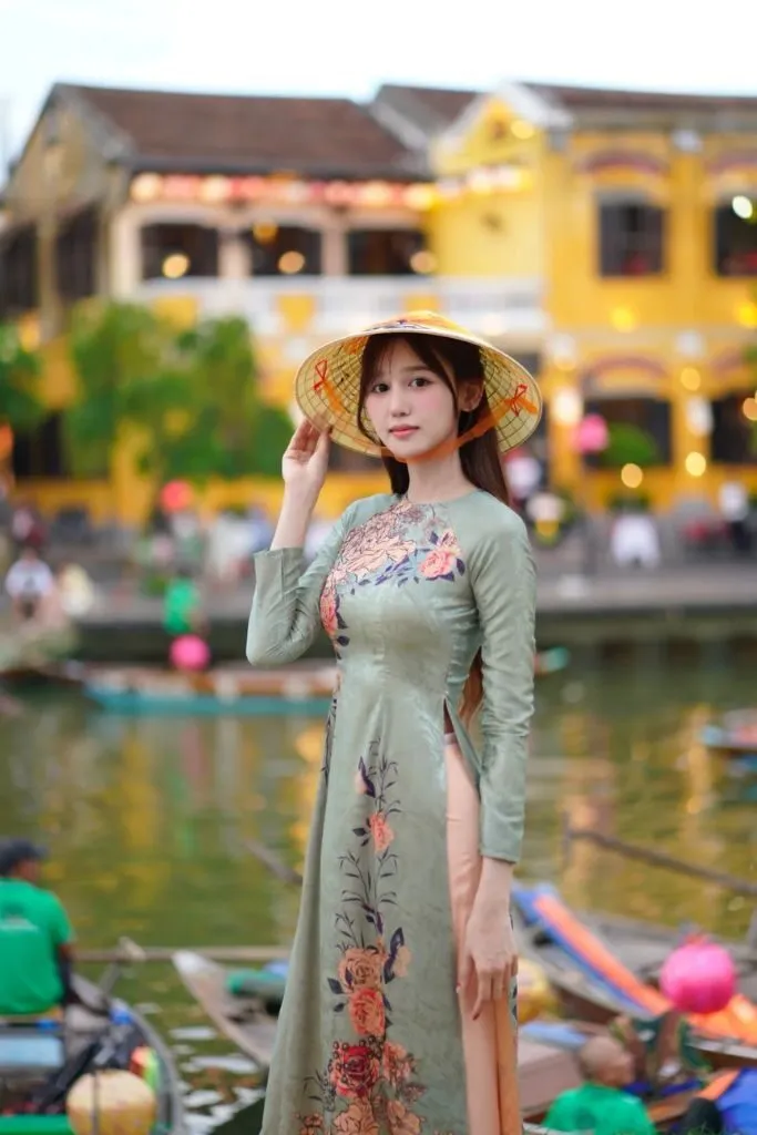 Ảnh gái xinh trong trang phục truyền thống Việt Nam