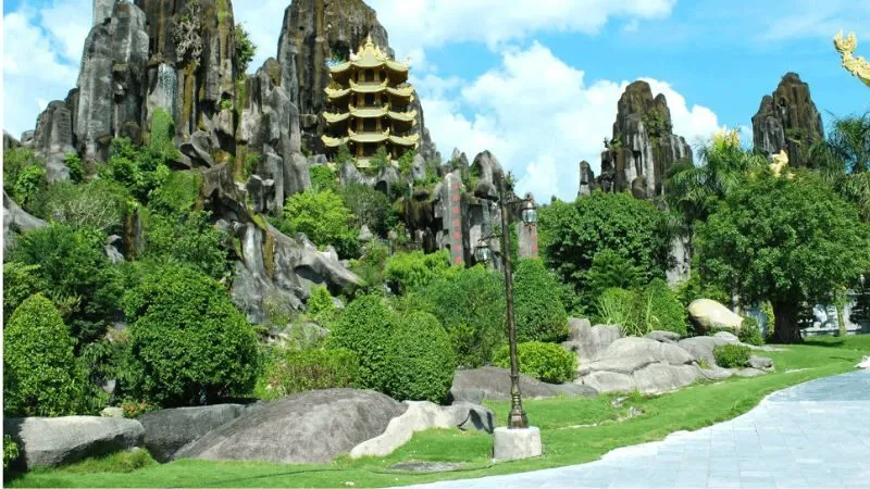 Cầu sông Hàn là một trong những biểu tượng gắn liền với hình ảnh thành phố Đà Nẵng