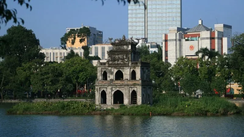 Hồ Hoàn Kiếm được xem là một trong những biểu tượng quen thuộc của Hà Nội