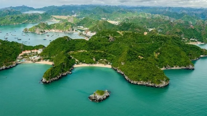 Làng chài Cái Bèo mang đến góc nhìn thú vị về cuộc sống của cộng đồng cư dân vùng biển Cát Bà