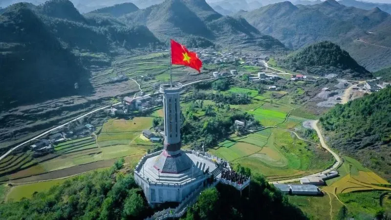 Cột cờ Lũng Cú được xem là một trong những biểu tượng thiêng liêng của vùng cực Bắc Việt Nam